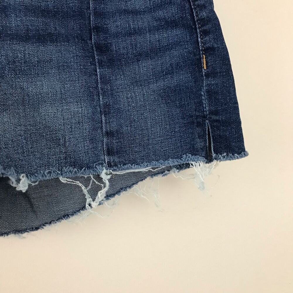 Old Navy Boyfriend Seamed Cutoff Denim Jean Shorts Dark wash stretch Cutoffs 8 - Picture 5 of 11